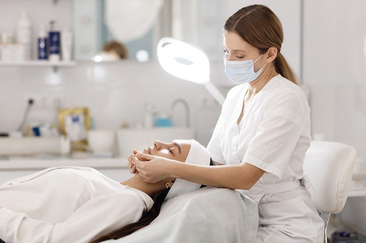 Revitalize Your Skin: Visiting An Aesthetic Spa Clinic
