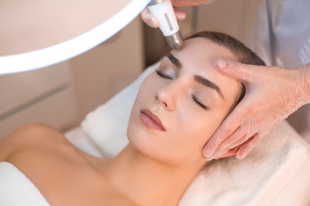 Why BBL Face Treatments Are the New IT girl in the Beauty Industry?